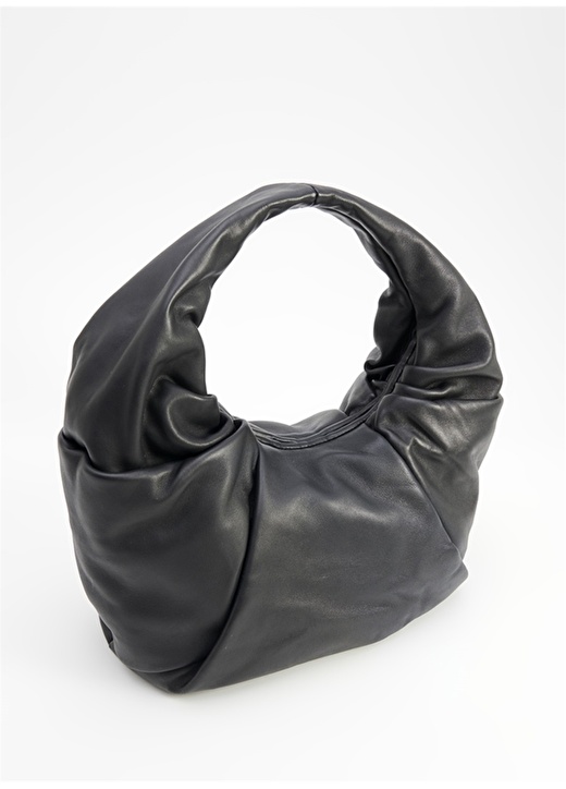 цена Черная кожаная женская сумка на молнии Les Visionnaires