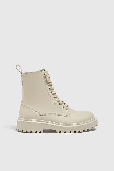 

Ботинки со шнуровкой PULL&BEAR