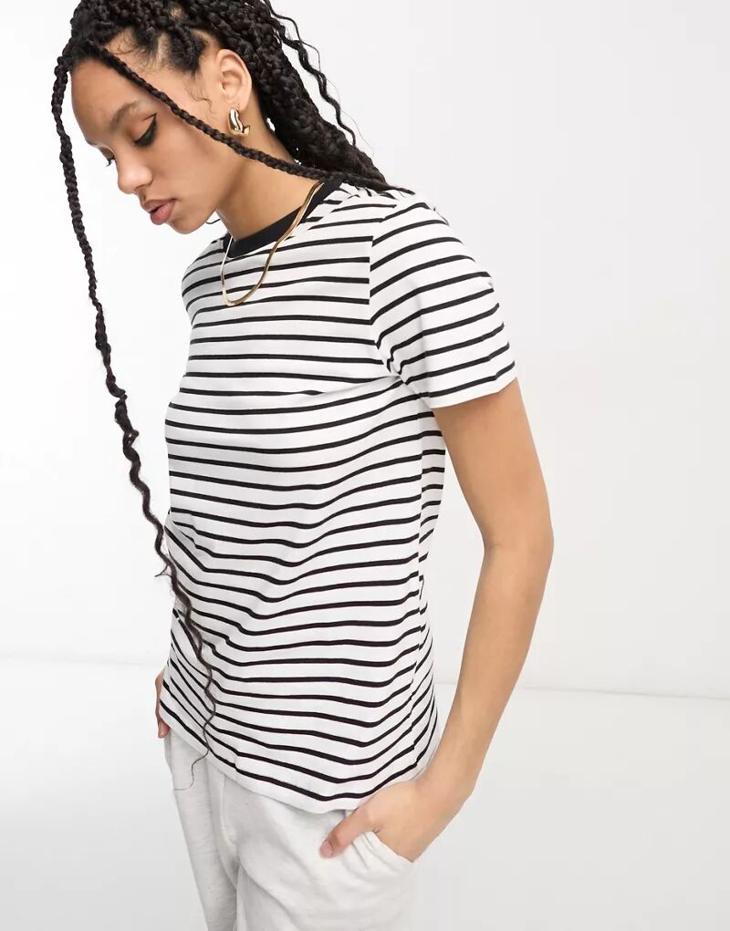 цена Selected Femme – футболка в черно-белую полоску