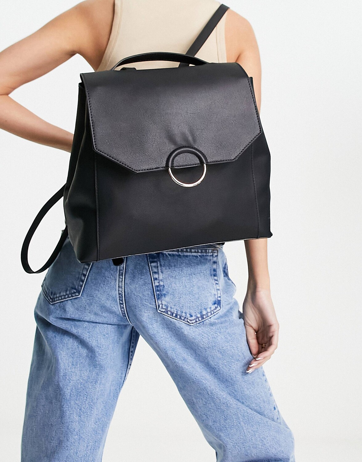 

Черный рюкзак с кольцами ASOS DESIGN