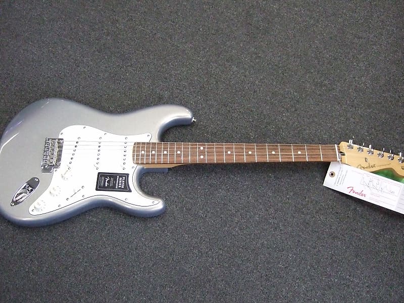 Fender Players Stratocaster 2022 - серебро