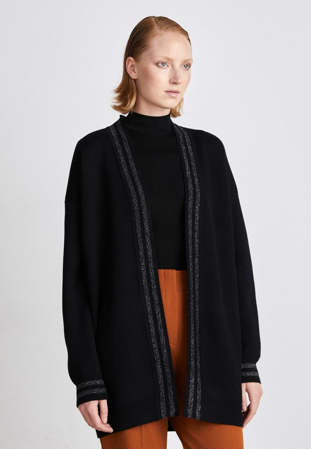 

Куртка DKNY ЛОГОТИП НА СПИНЕ, черный