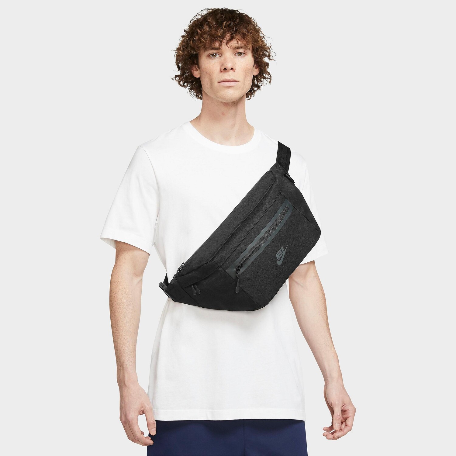 

Поясная сумка Nike Elemental Premium, черный