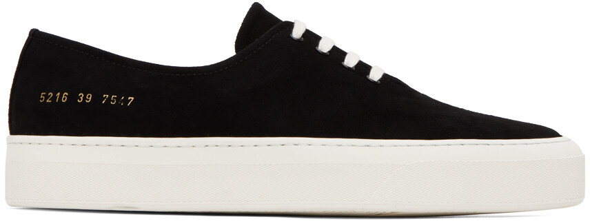 

Черные кроссовки с четырьмя дырками Common Projects