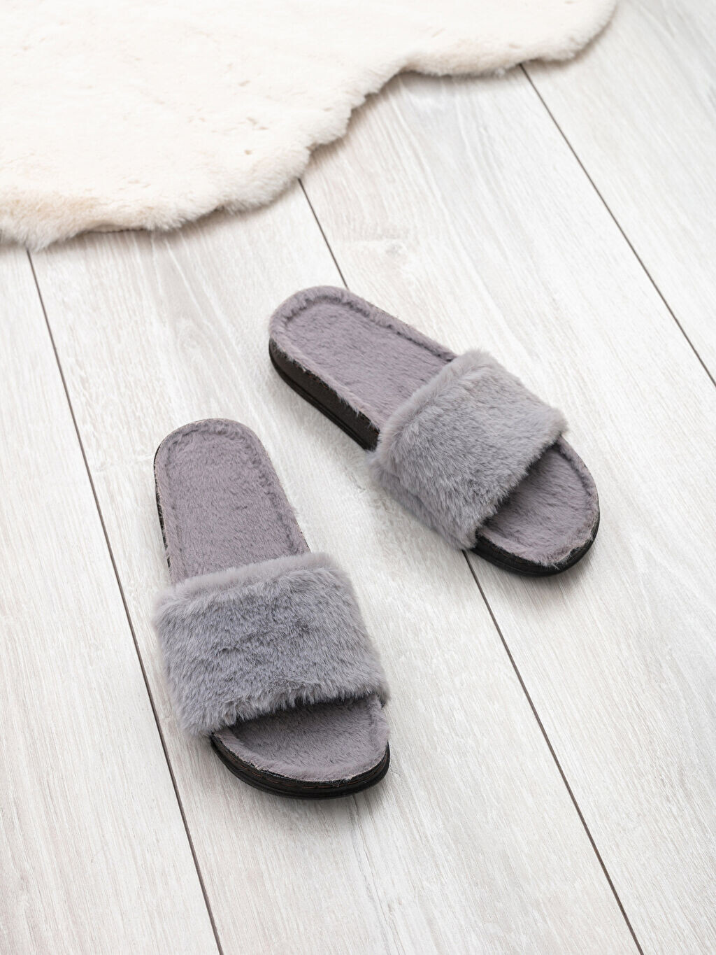 

Плюшевые женские домашние тапочки с одной полосой LCW Home