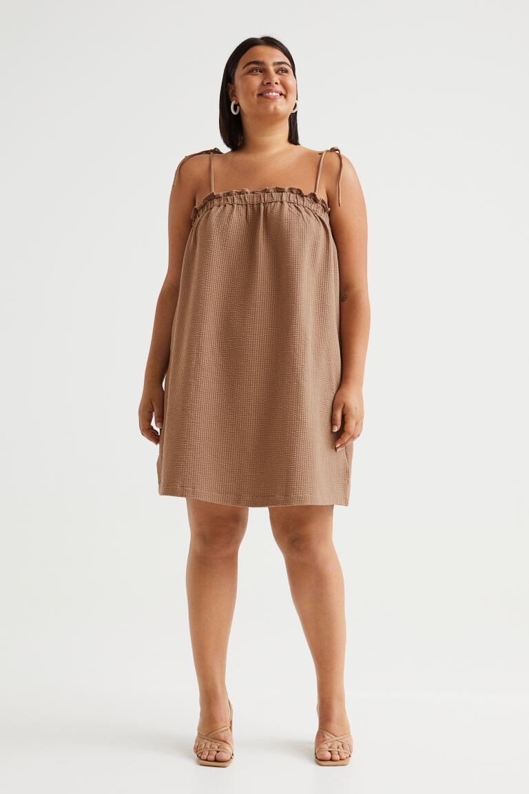 

H&M+ Вафельное платье из джерси, темно-бежевый