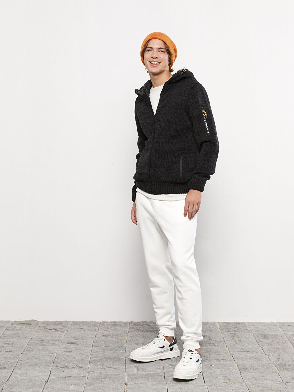 

Мужское трикотажное пальто Slim Fit с капюшоном LCW Casual