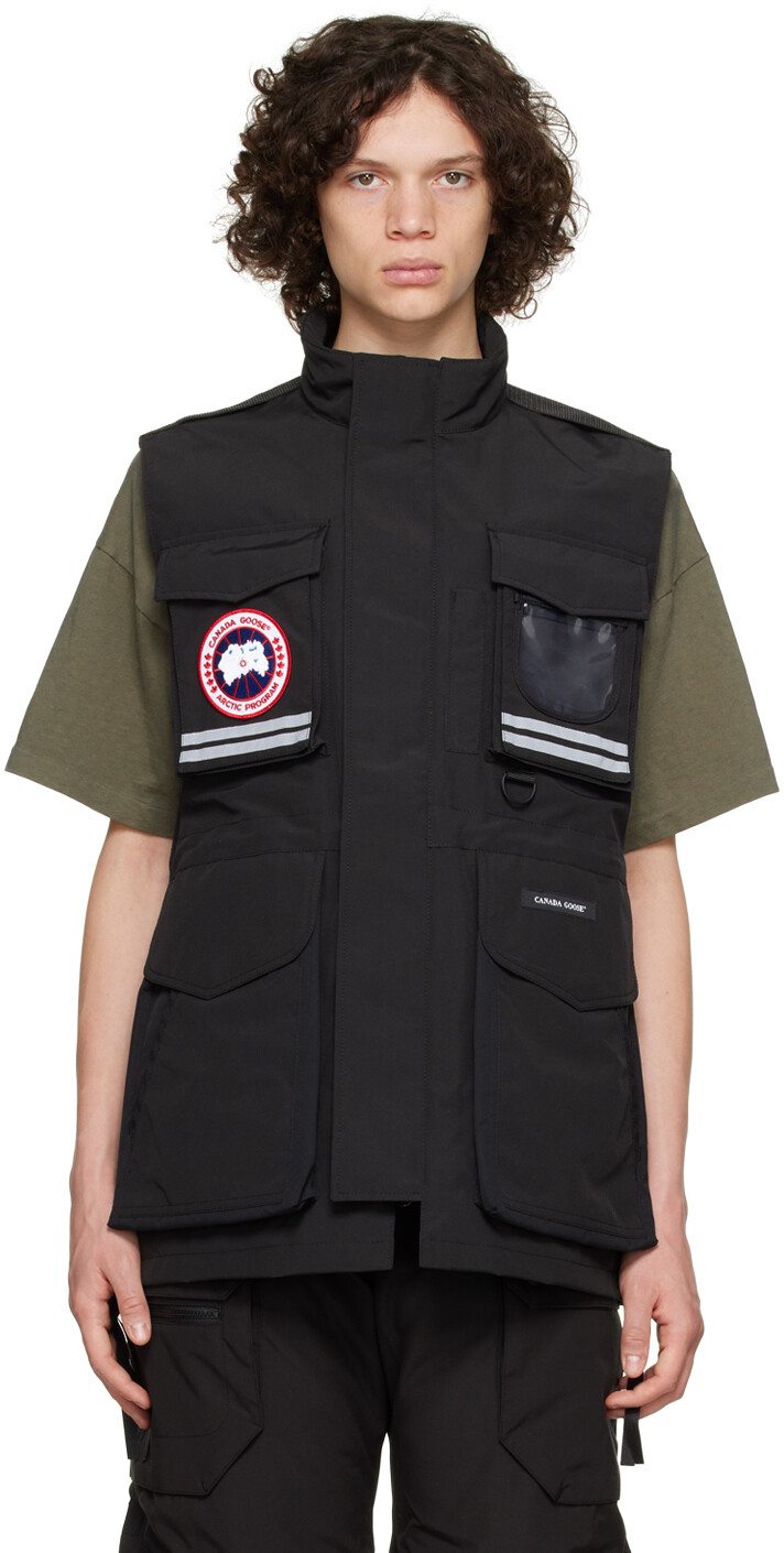 

Черный жилет \Путешествие\"" Canada Goose
