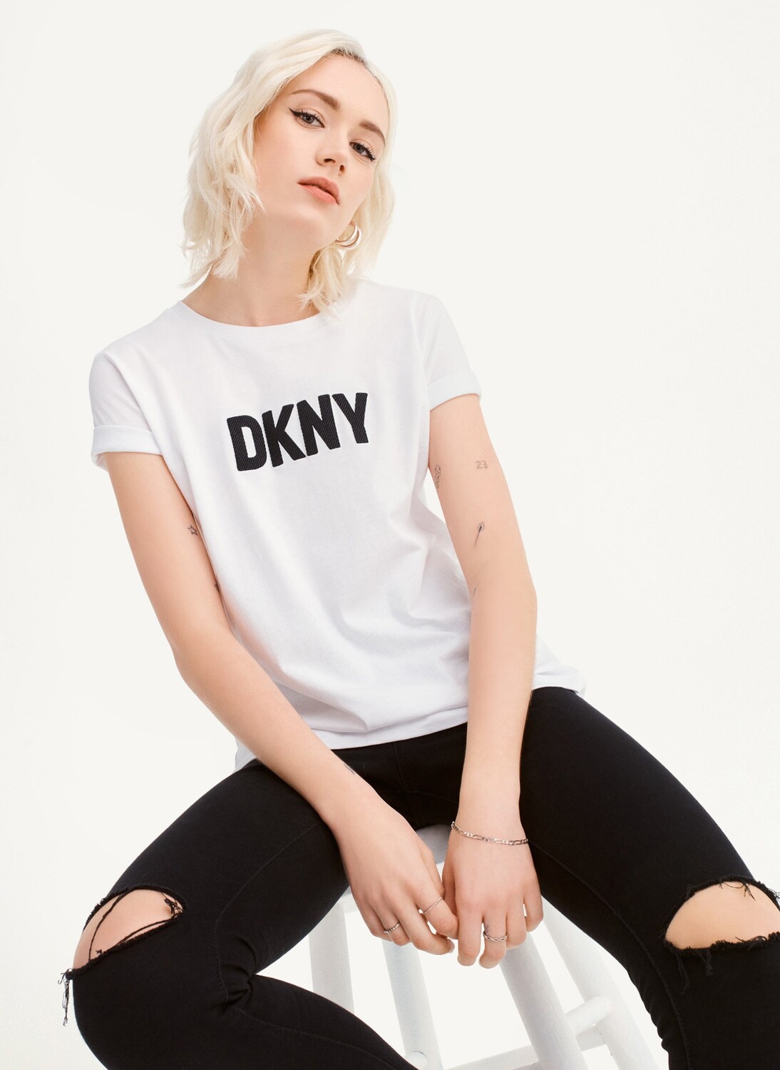 

Футболка с логотипом Foundation DKNY