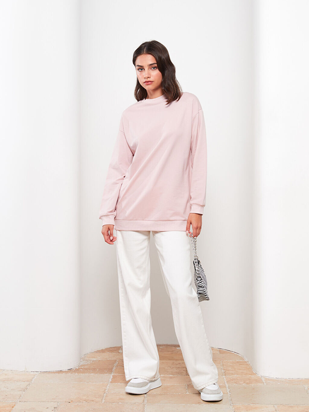 

Женская туника прямого кроя с круглым вырезом и длинными рукавами LCW Modest