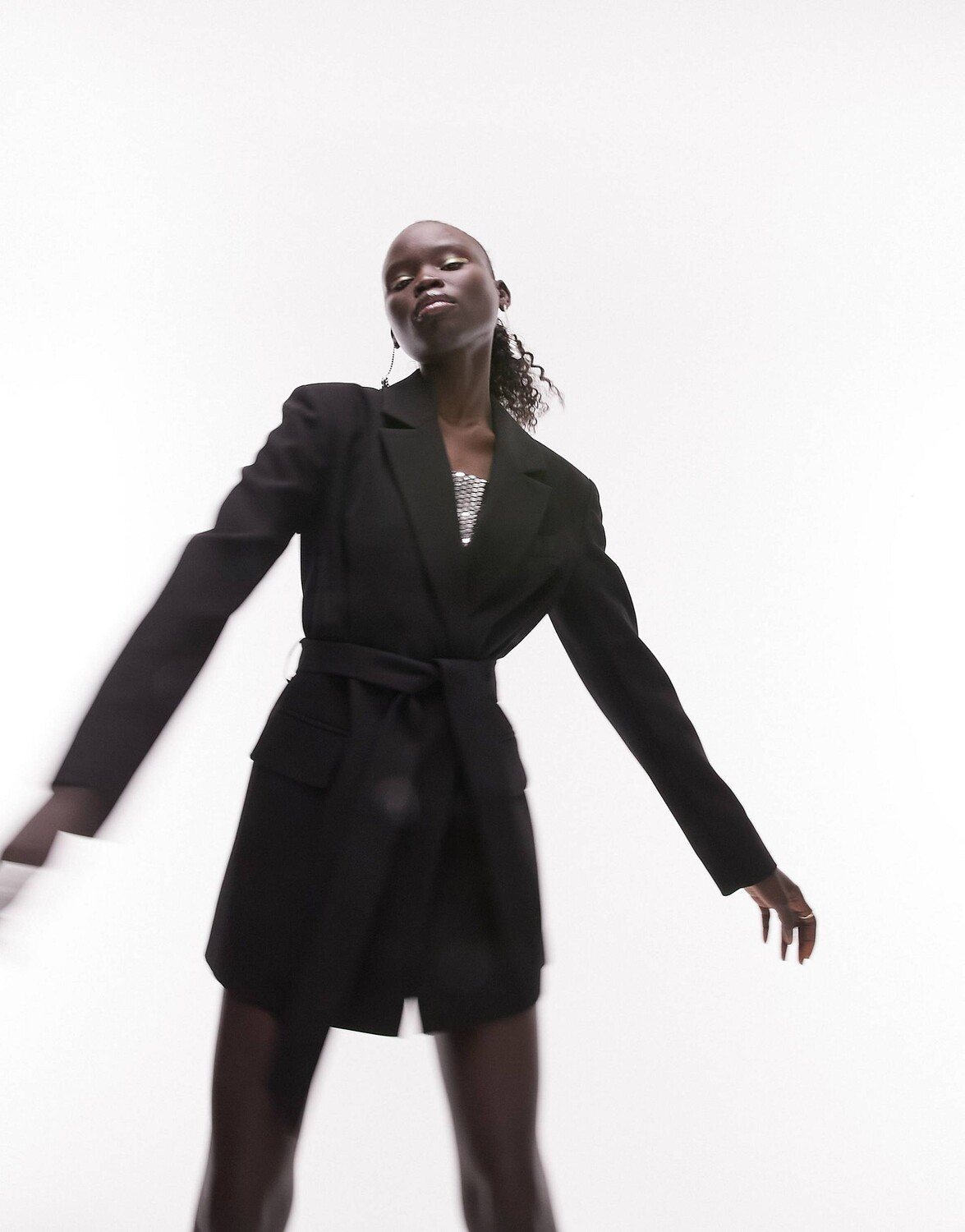 

Черный блейзер с поясом Topshop Tailored Petite