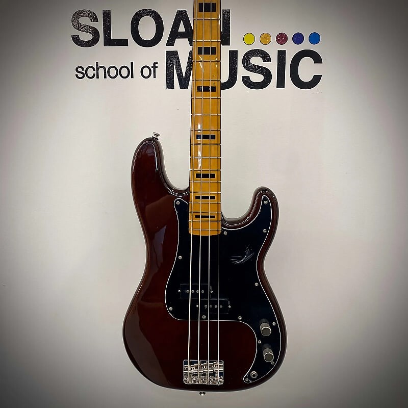 

Squier Classic Vibe 70s Precision Bass — Орех Squier Classic Vibe ‘70s Precision Bass — Walnut