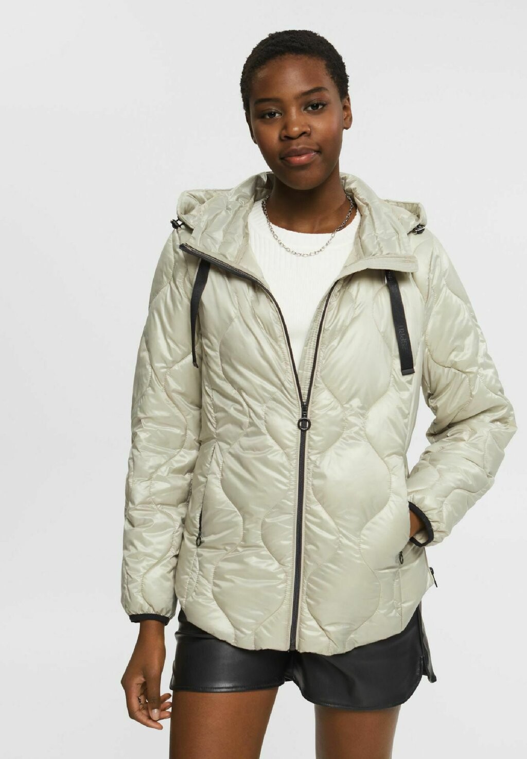 

Куртка зимняя Esprit, зеленый