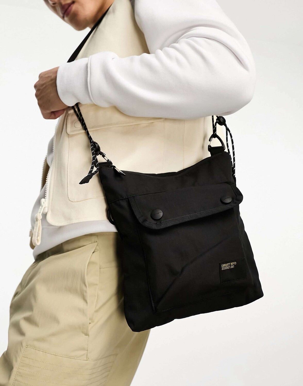 

Черная сумка Carhartt WIP haste Flight