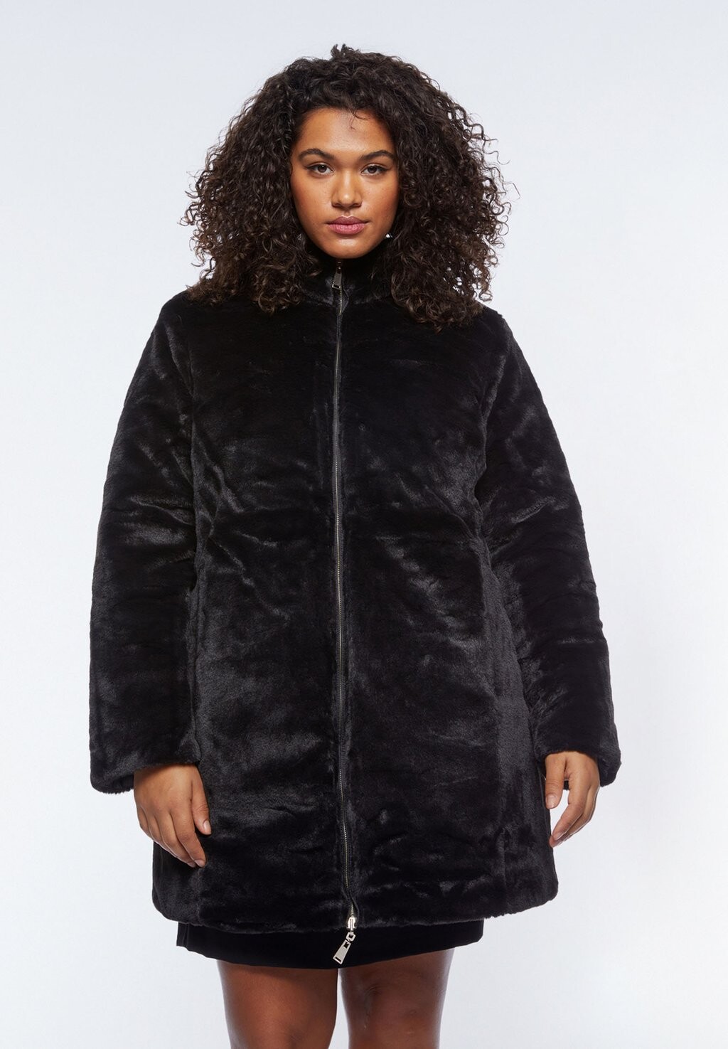 

Зимнее пальто Reversible Fiorella Rubino, черный