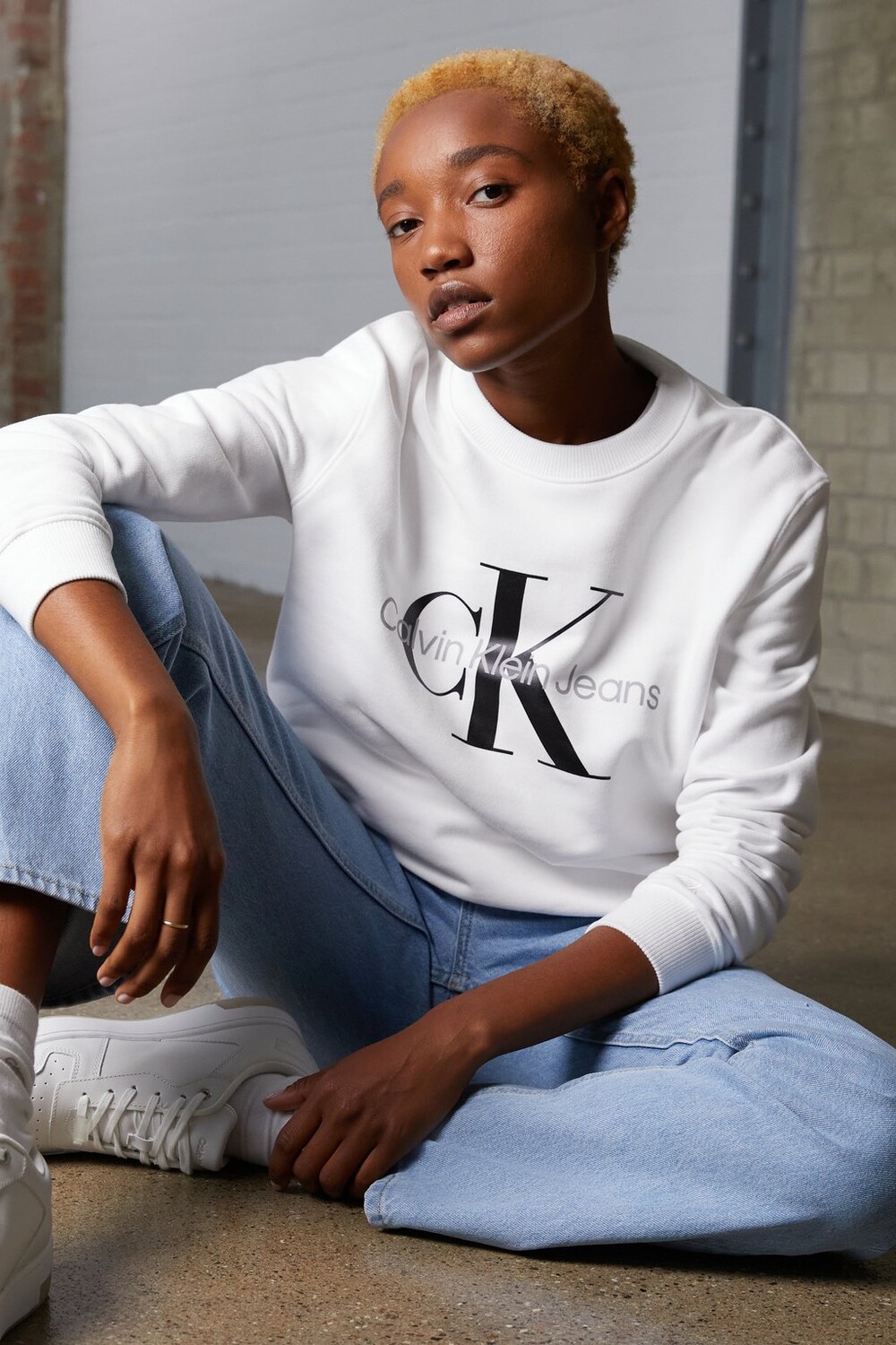 

Толстовка Calvin Klein Jeans CORE MONOGRAM, цвет bright white