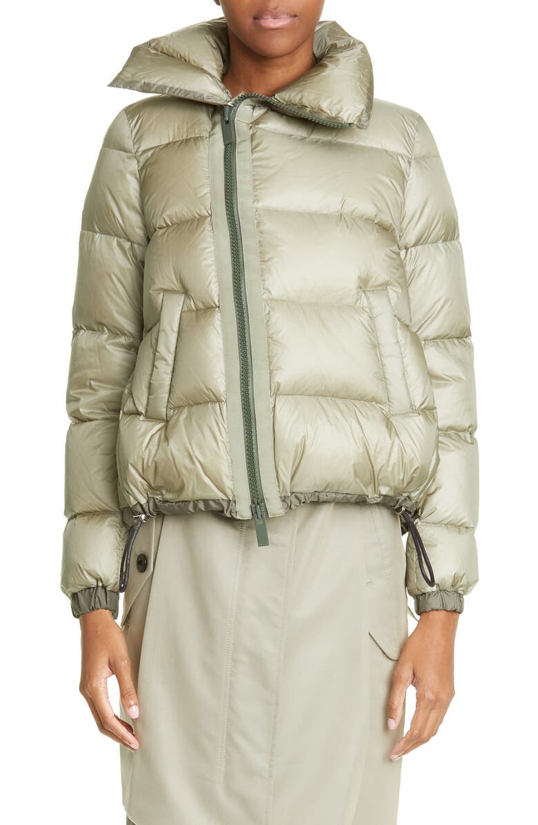 

Пуховик с расклешенной спиной SACAI