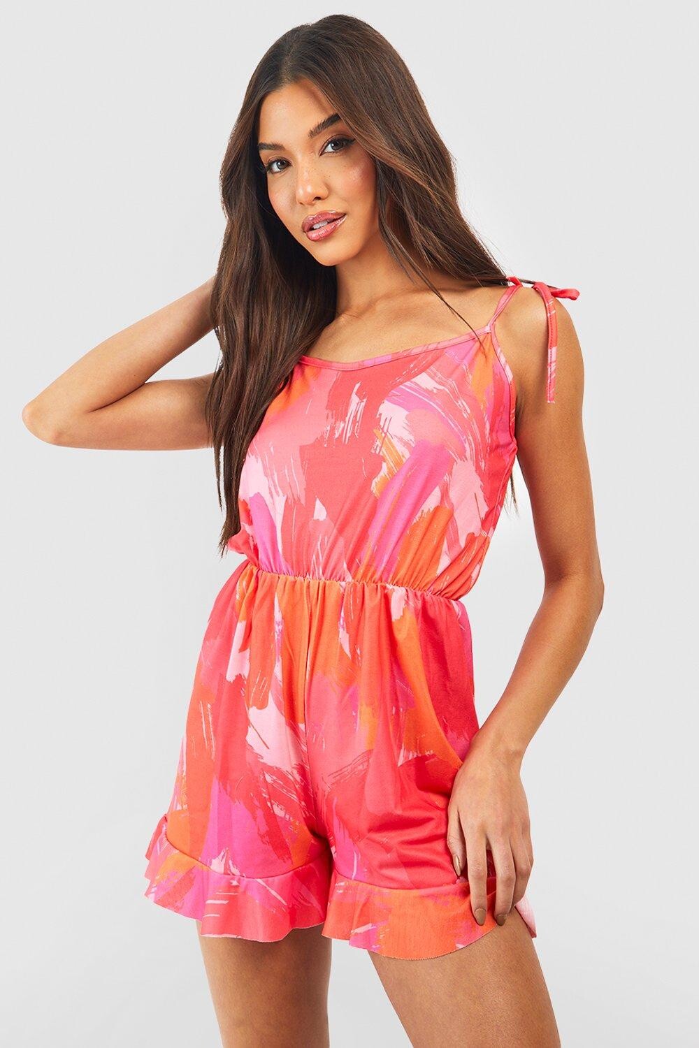 

Комбинезон с абстрактным принтом на завязке Boohoo, розовый
