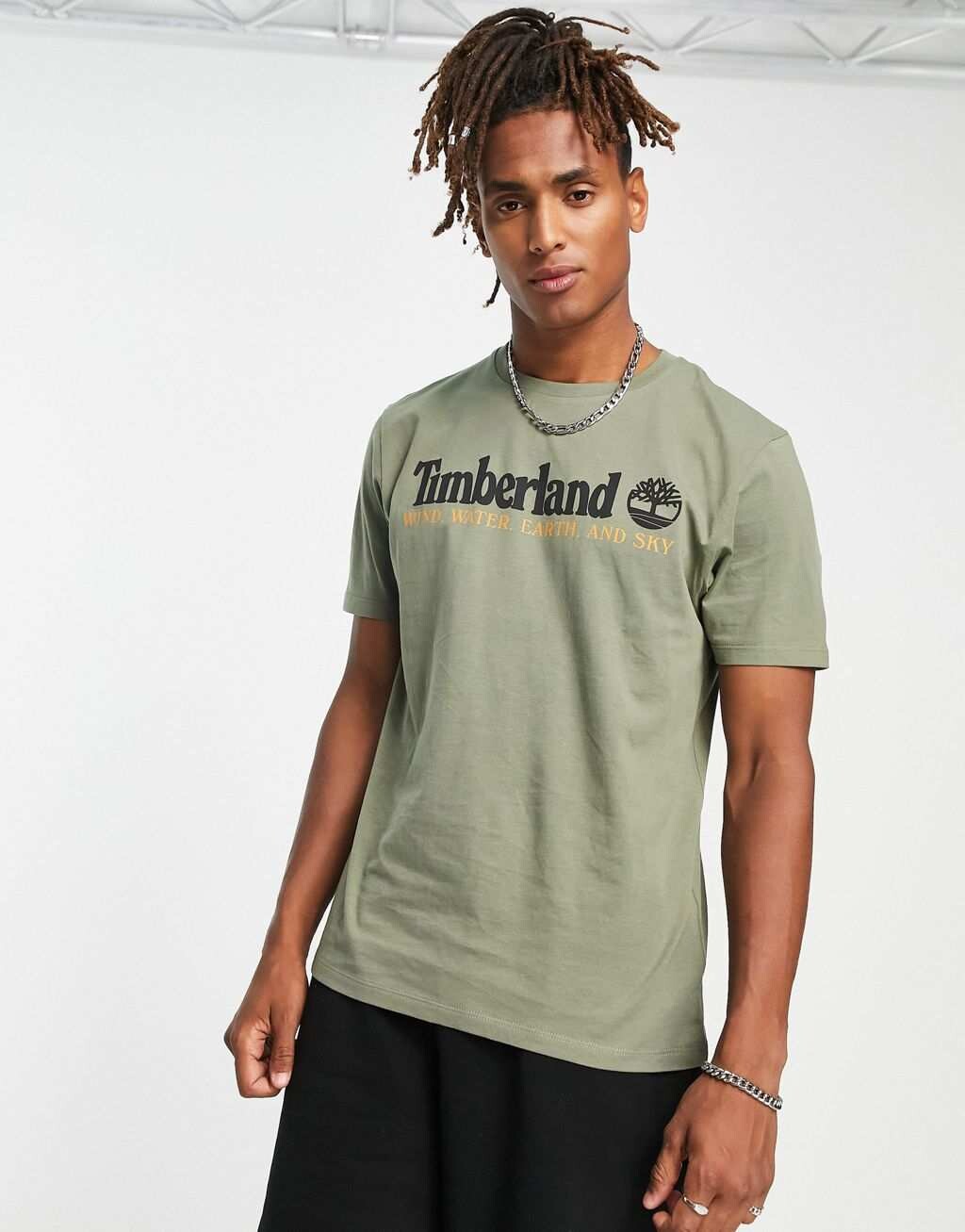 

Футболка цвета хаки с рисунком спереди Timberland