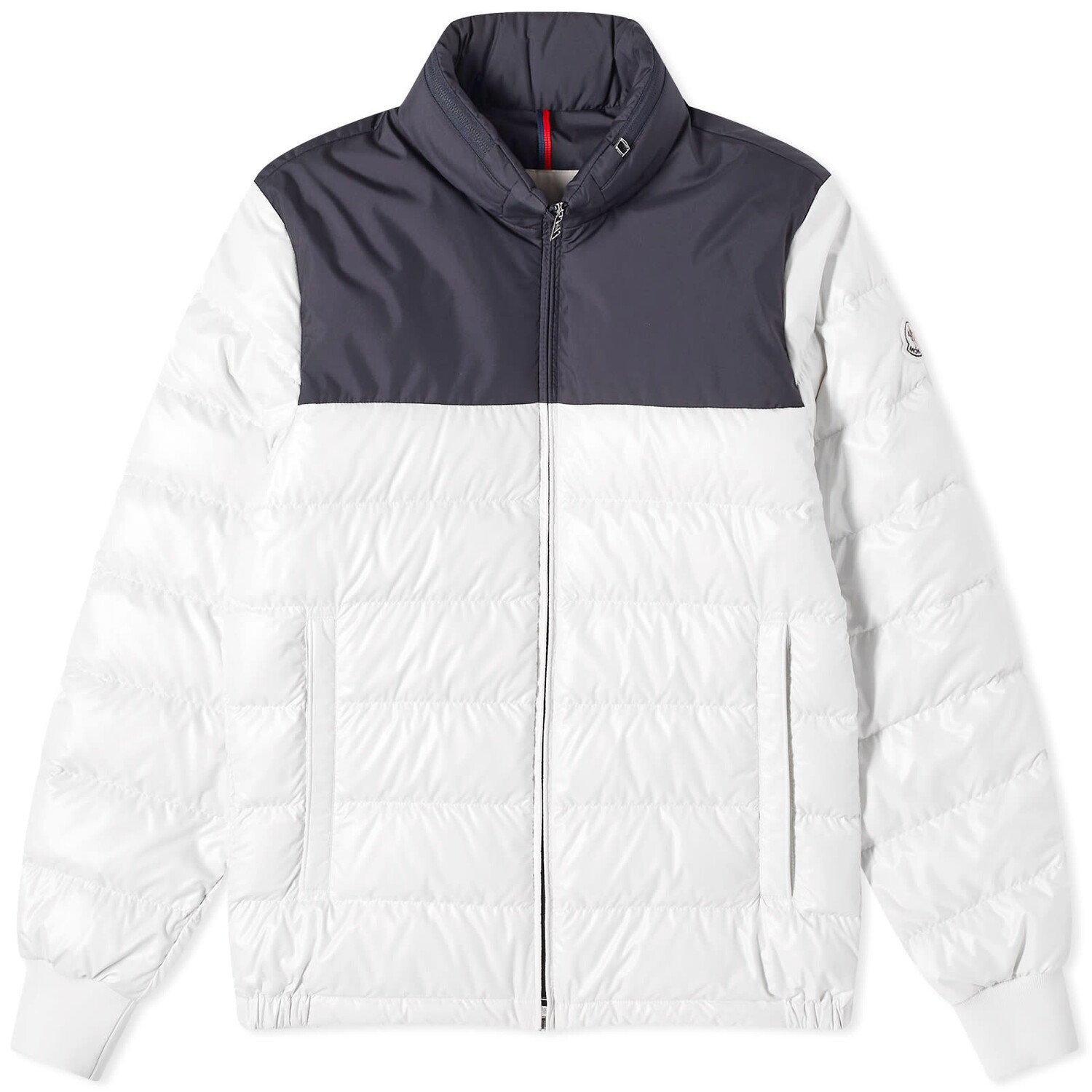 цена Куртка Moncler Coyers Down, белый