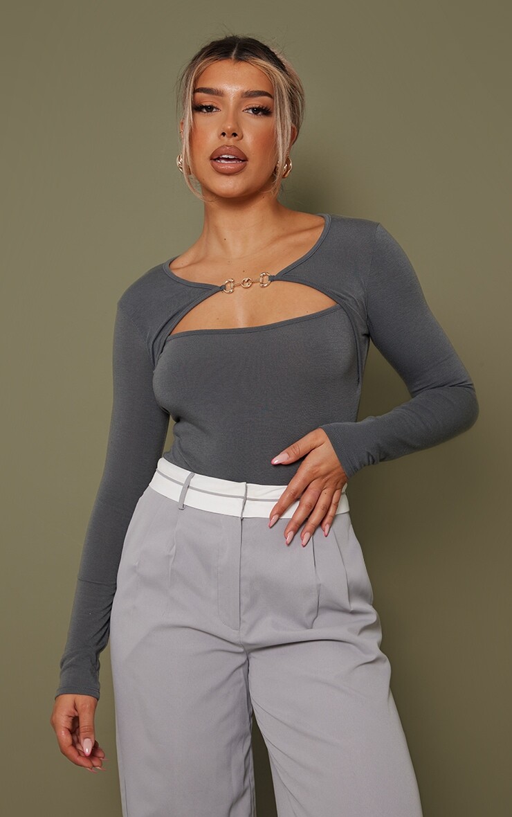 

PrettyLittleThing Темно-серое боди из джерси с вырезами и длинными рукавами