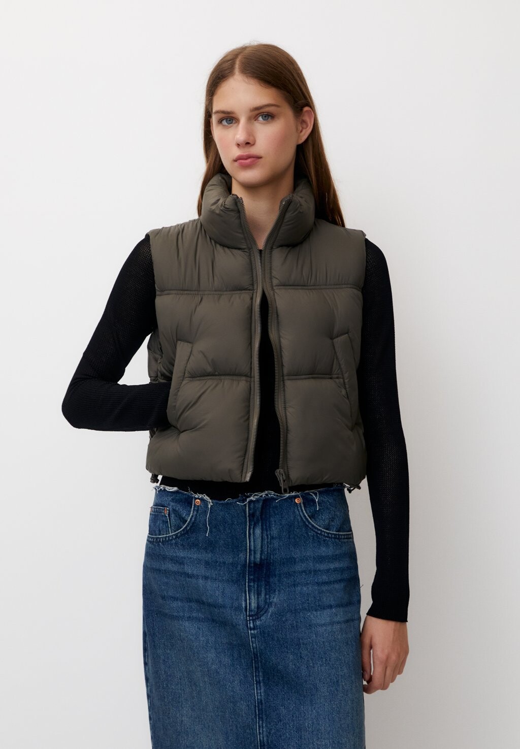 

Жилет Short Puffer PULL&BEAR, коричневый