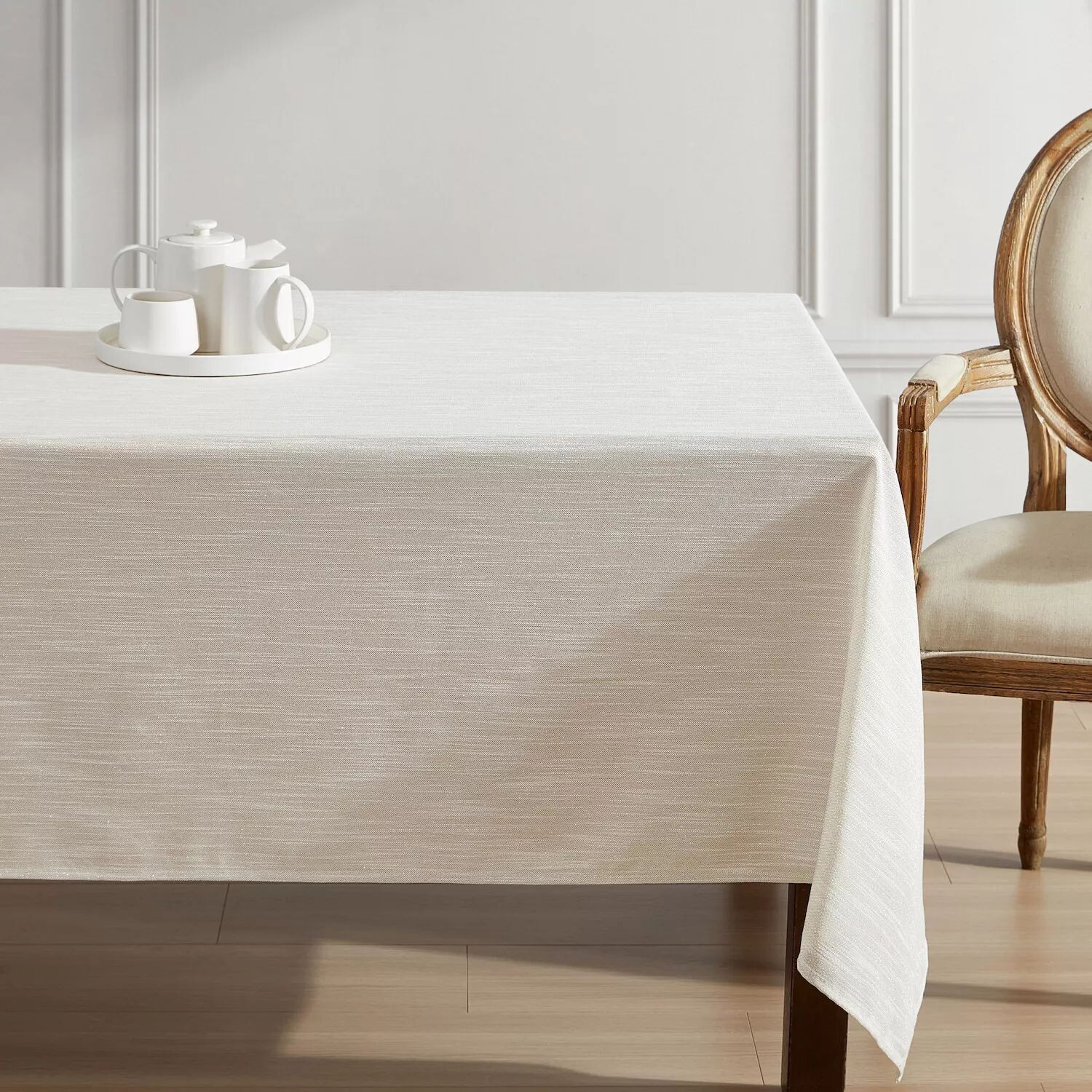 

Скатерть Laura Ashley Arabesque, серый