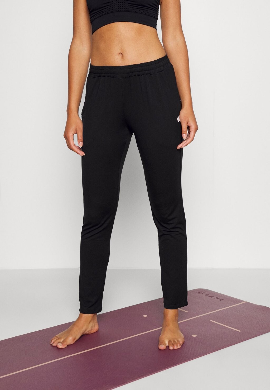 

Спортивные брюки Yogasearcher, черный