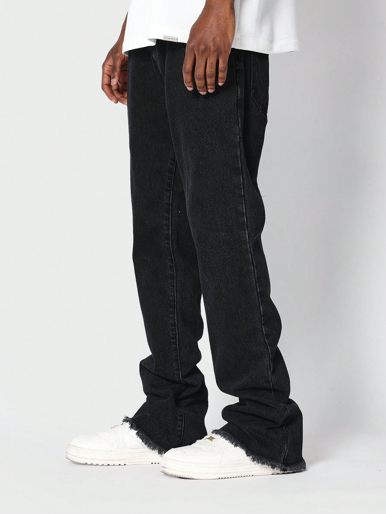 finn flare джинсы джоггеры мужские с поясом на резинке Джинсы SUMWON Flare Fit с двойным поясом, черный