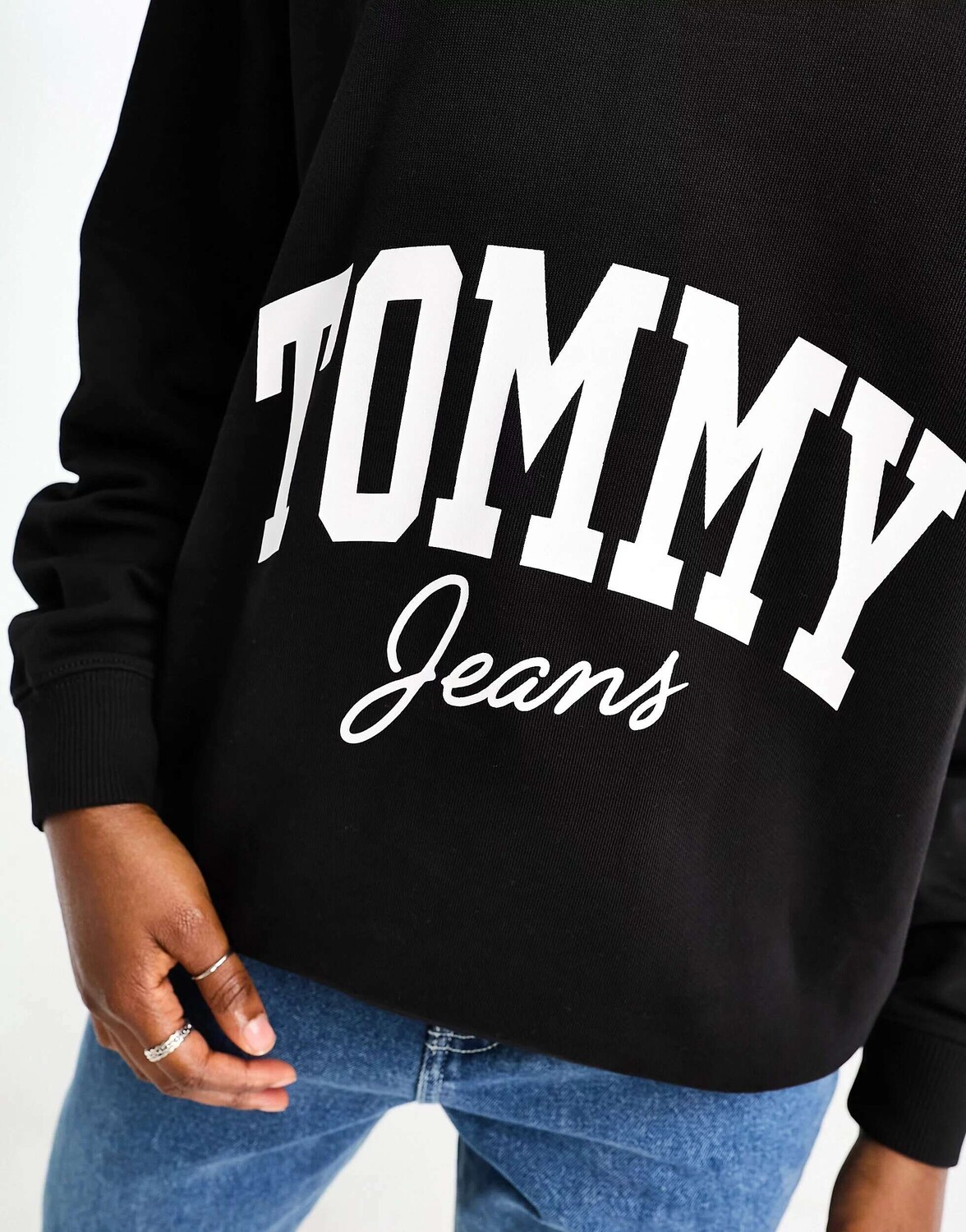 

Новое оверсайзное университетское худи черного цвета Tommy Jeans, Черный