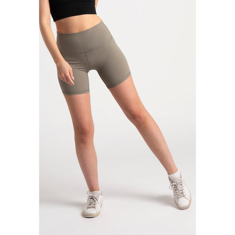 Короткие шорты для фитнеса средней длины — для женщин — Sage Green AESTHETIC WOLF, цвет gruen