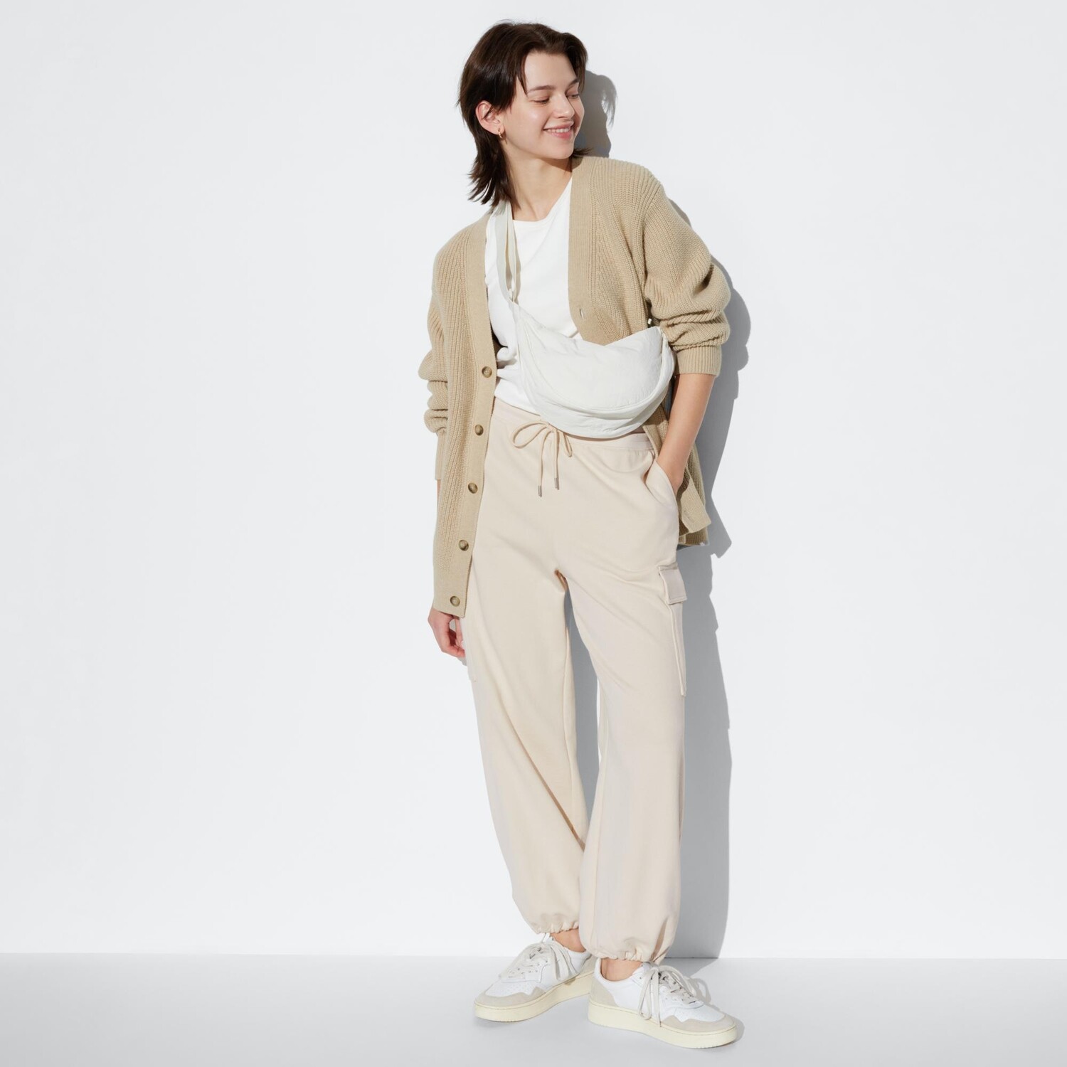 

Спортивные брюки-карго (стандартная длина 68-70см) UNIQLO, молочный