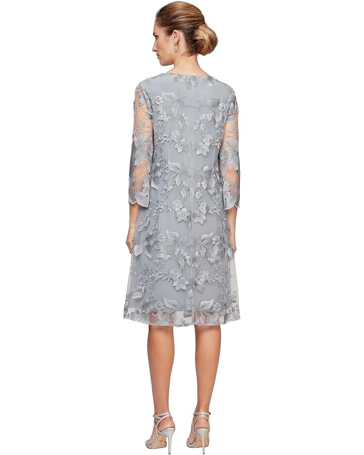 

Платье Alex Evenings Short Embroidered Elongated Mock Jacket Dress, цвет Dove