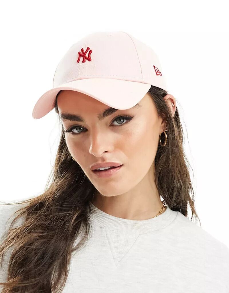

Розовая кепка New Era 9Forty NY Yankees с маленьким логотипом, Коричневый