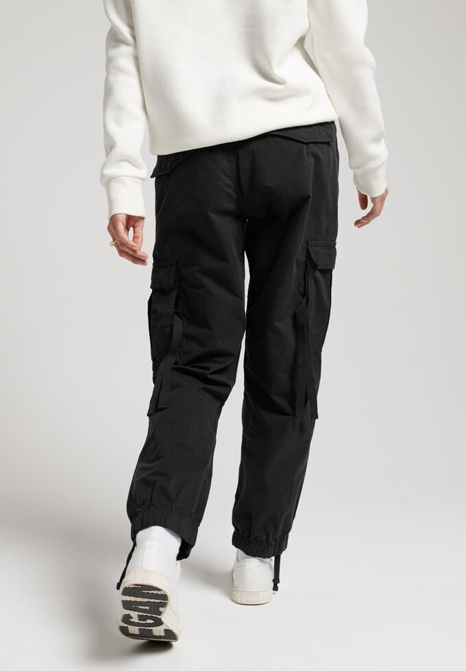 

Брюки карго Superdry, черный