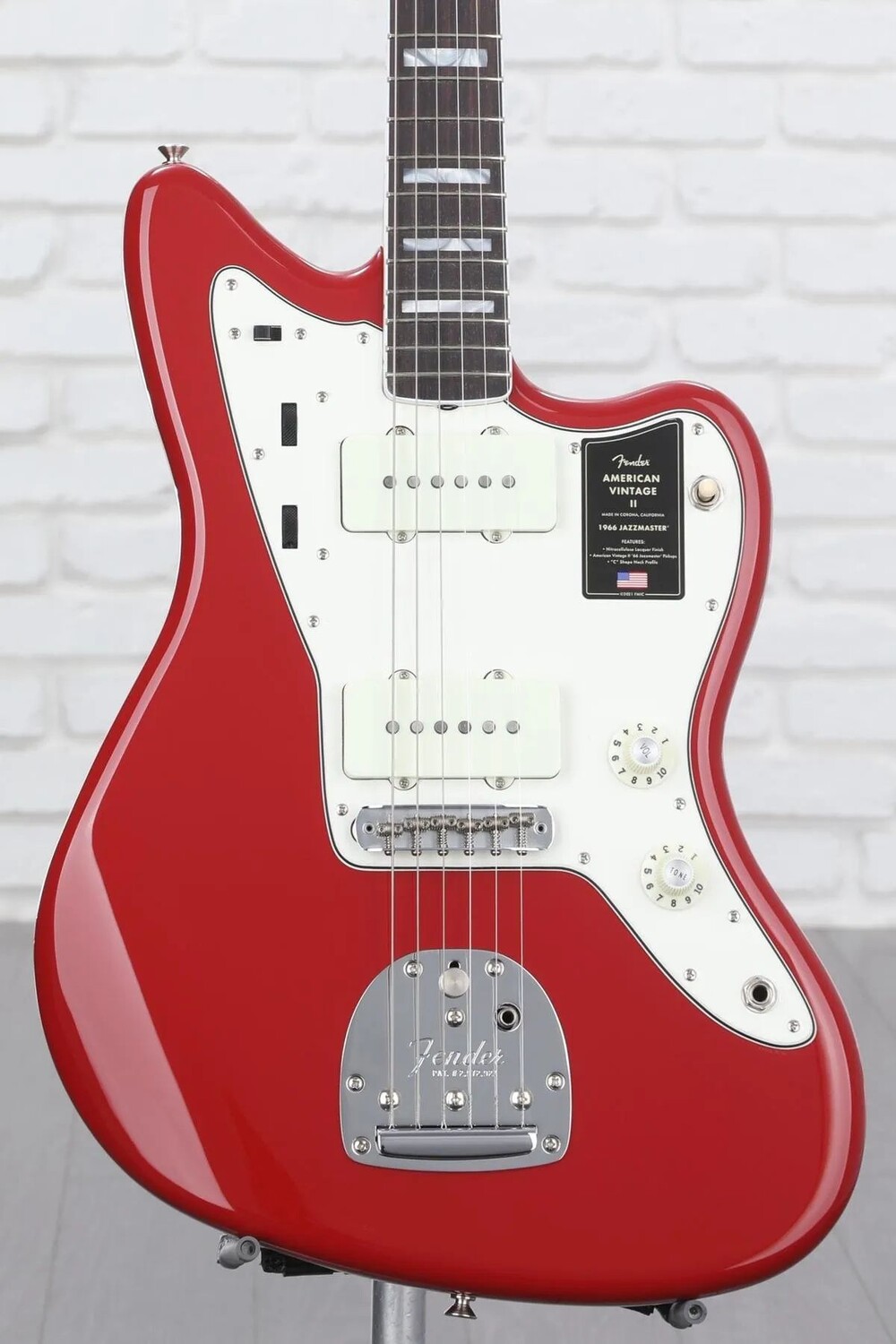 

Электрогитара Fender American Vintage II 1966 Jazzmaster — красный дакота