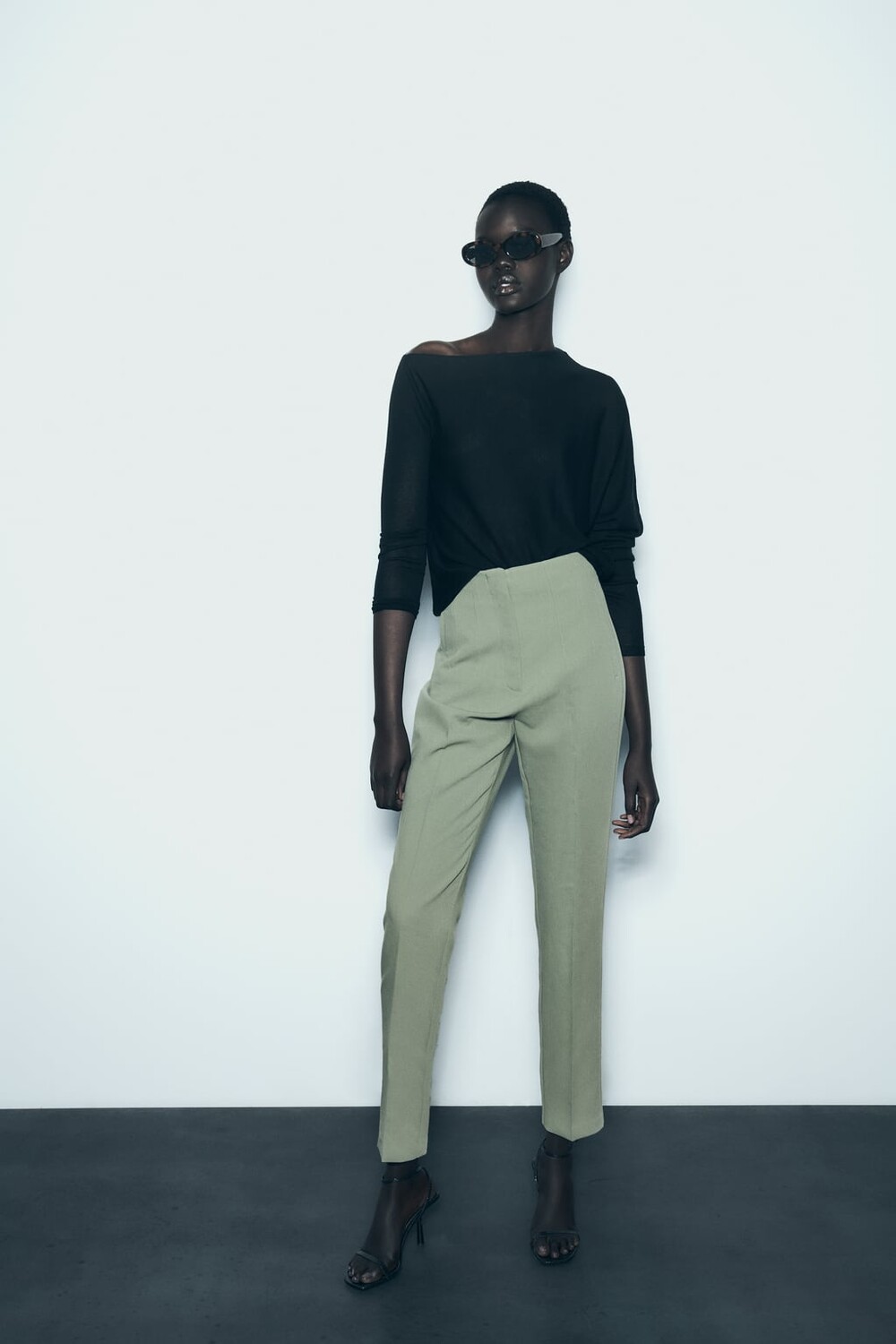 

Брюки с высокой талией ZARA, зеленый
