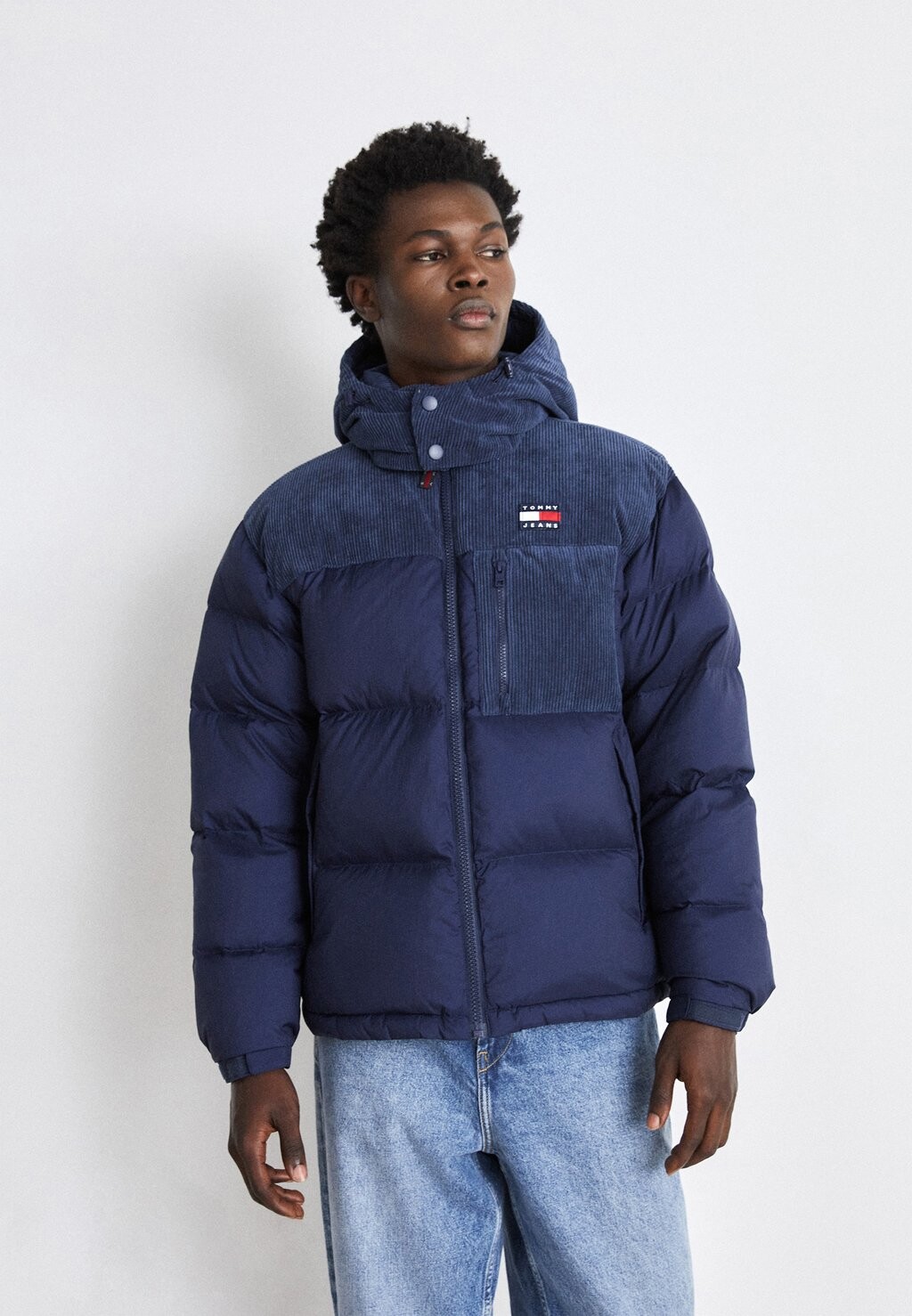 

Пуховик MIX ALASKA PUFFER Tommy Jeans, темно-синий