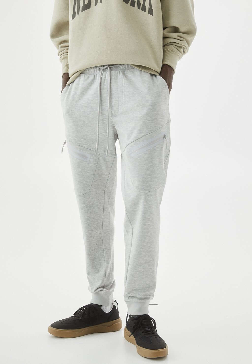 

Спортивные брюки With Pockets PULL&BEAR, цвет light grey