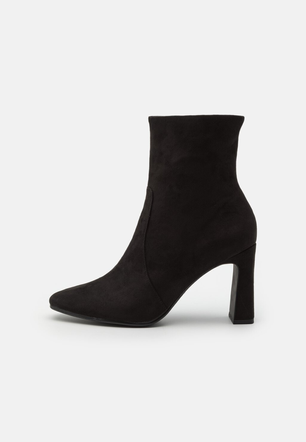 

Ботинки Tamaris, цвет black