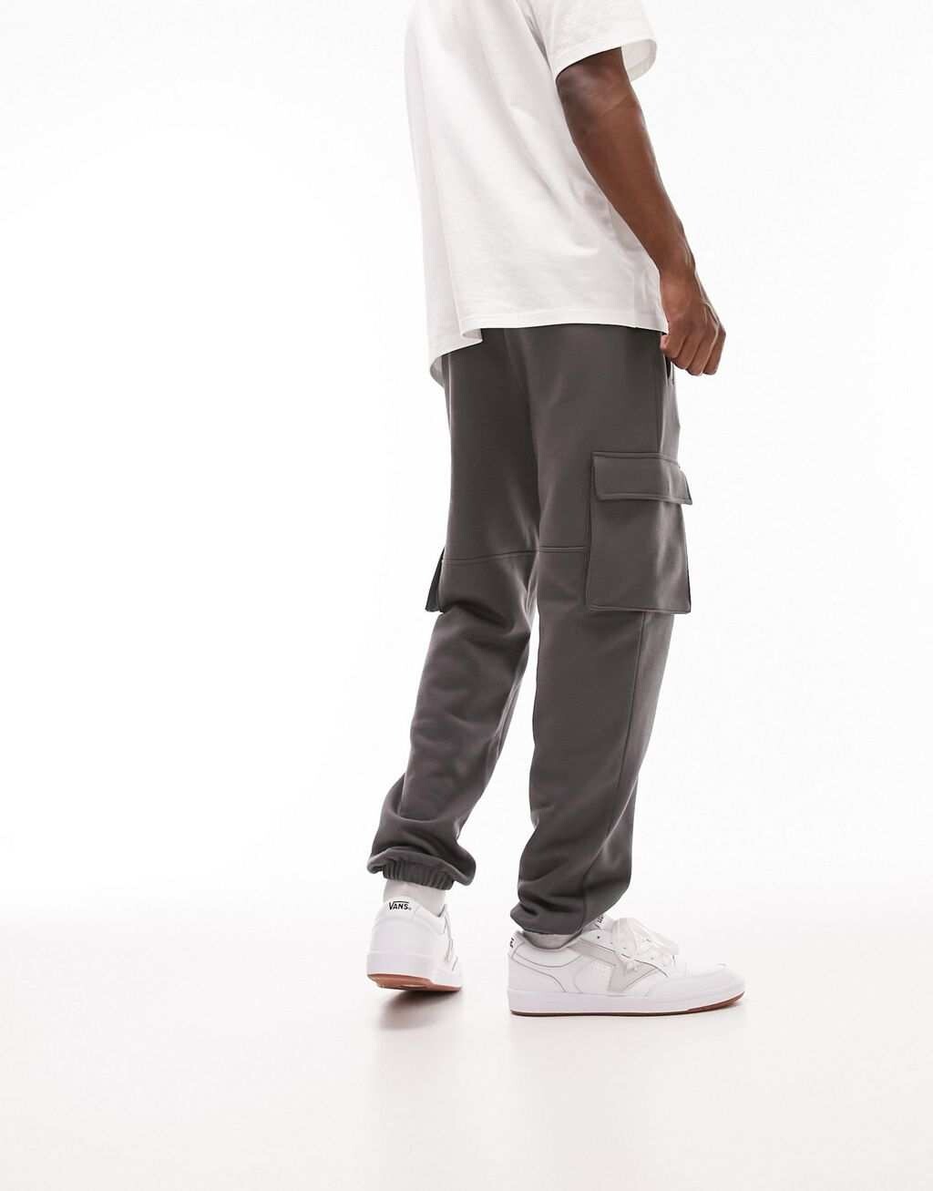 

Темно-угольные брюки-карго Topman