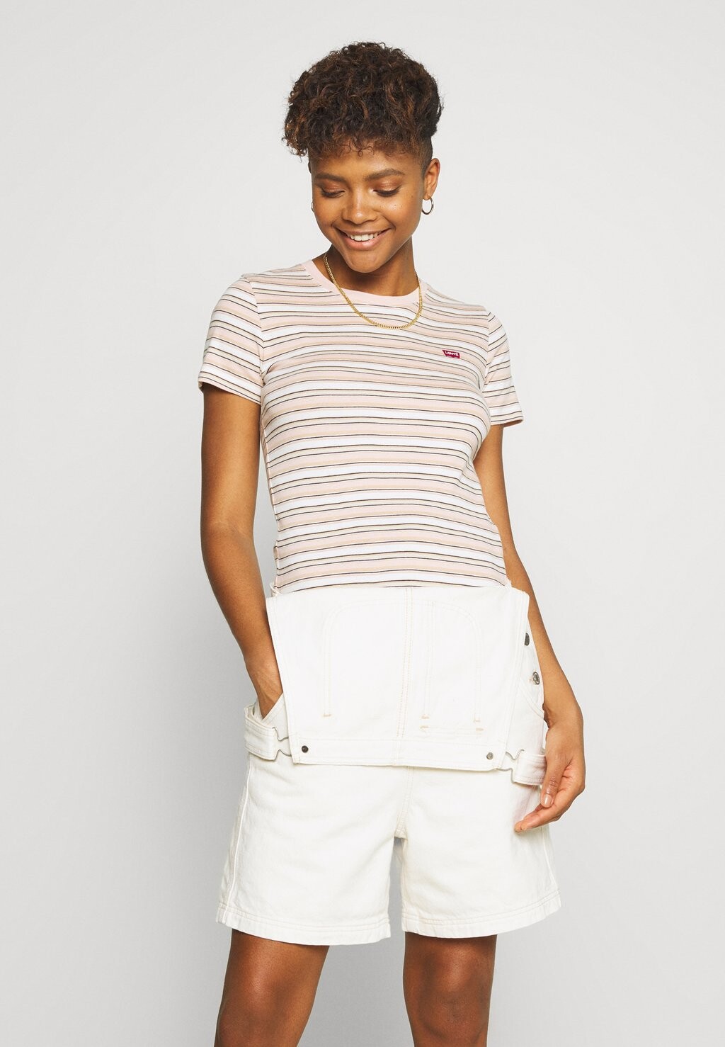 

Футболка с принтом BABY TEE Levi's, цвет beige/white
