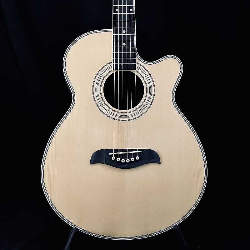 

Акустическая гитара OG10CEN Concert w/ Cutaway and Electronics