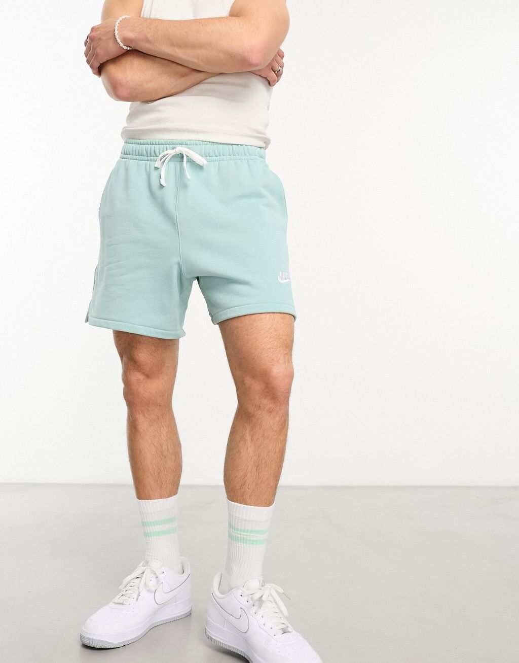 

Синие шорты Nike Club