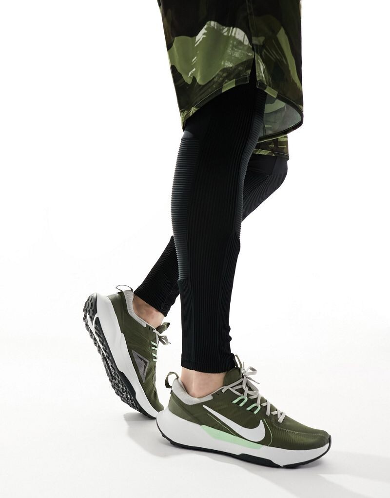 

Nike – Juniper Trial 2 – темно-зеленые и белые кроссовки