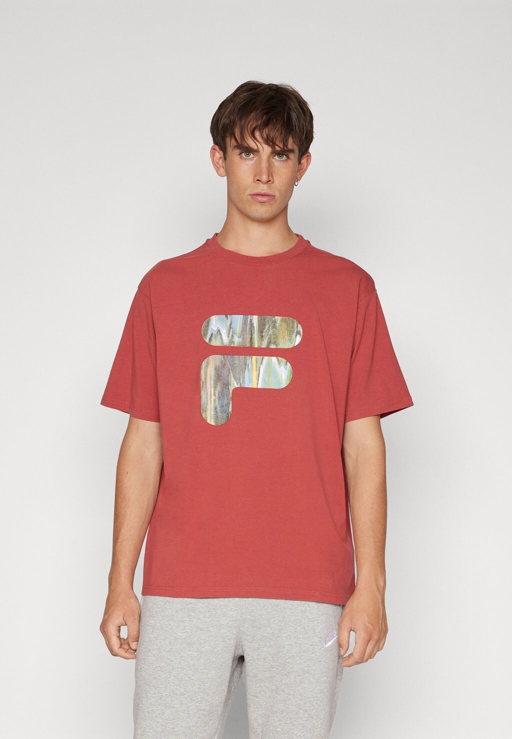 

Футболка с принтом Fila ФУТБОЛКА CROIX UNISEX, цвет marsala
