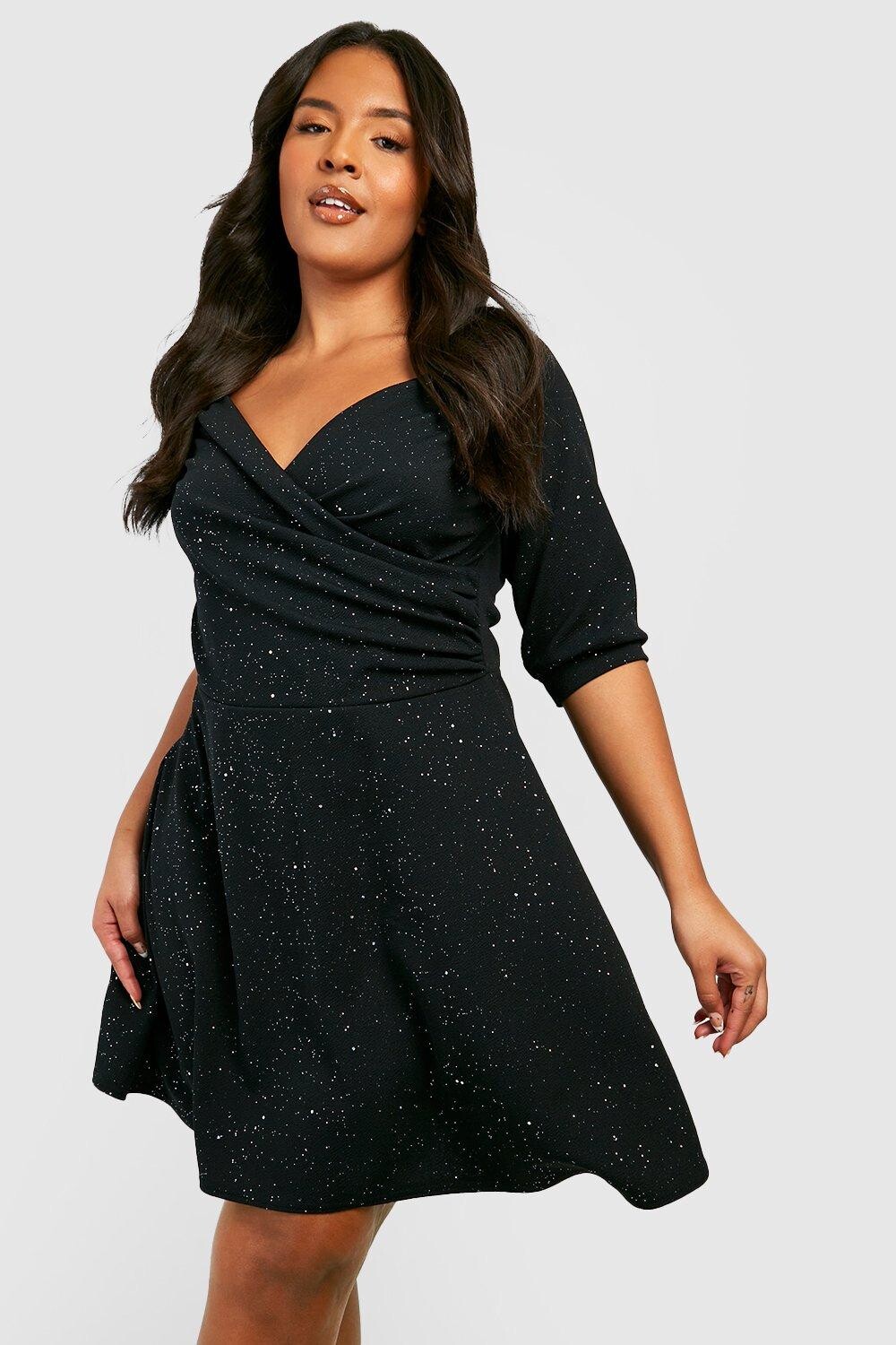 

Платье с плиссированной юбкой Plus с блестками и бардо boohoo, черный