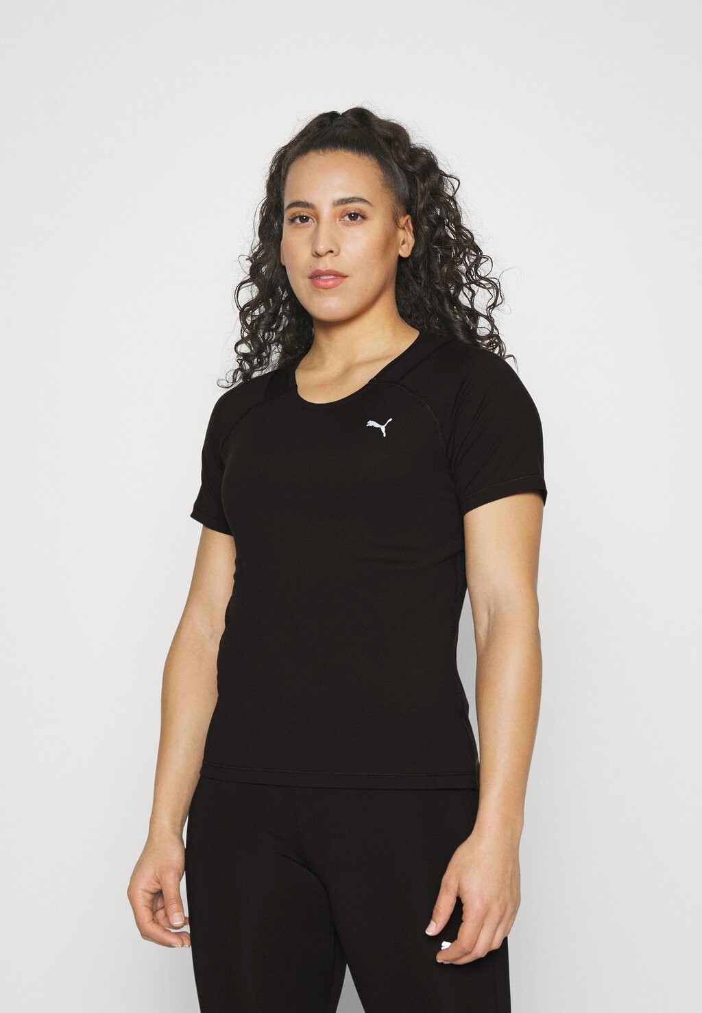

Базовая футболка Puma, черный