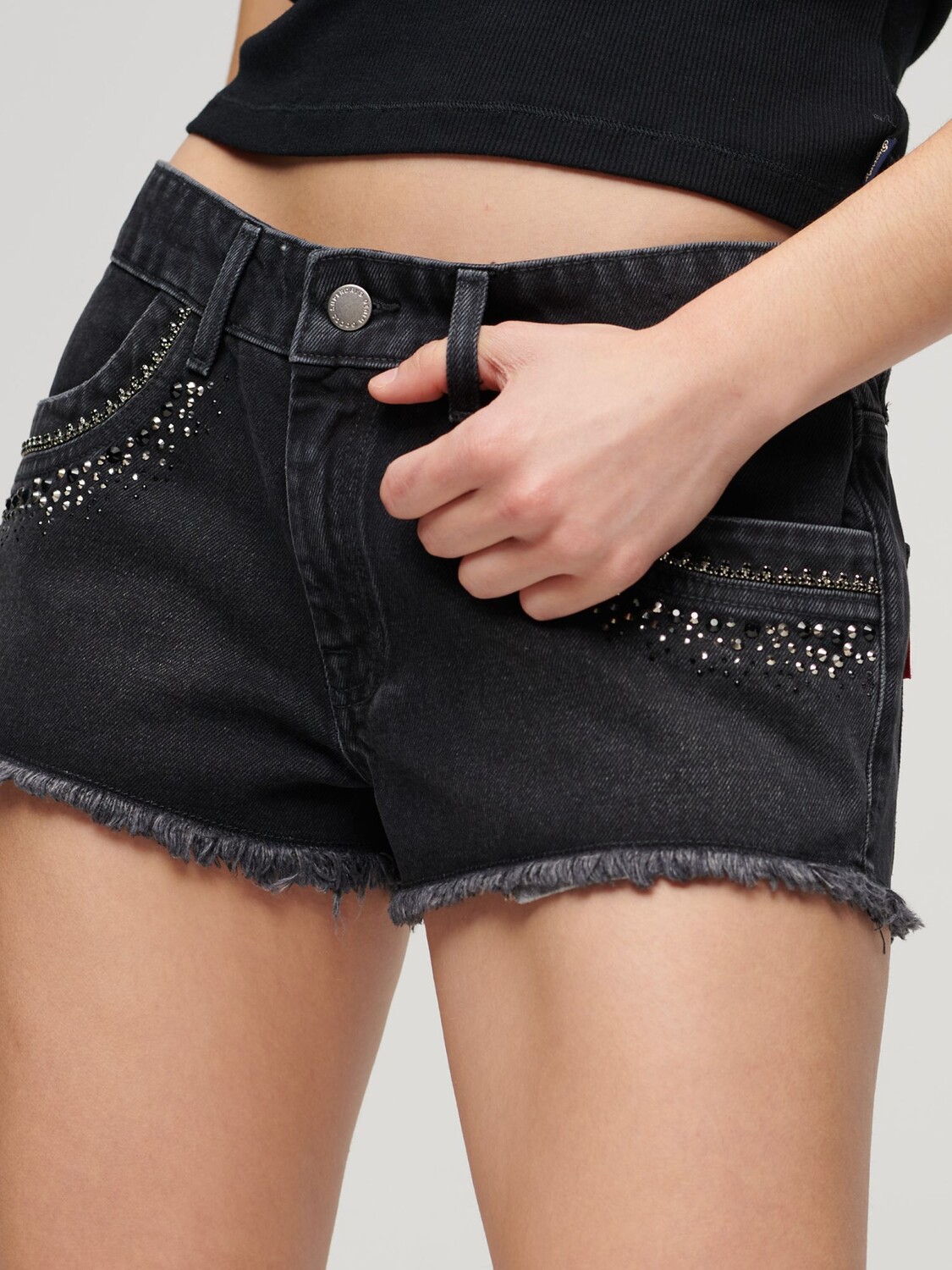 

Джинсовые шорты с декором Diamante Superdry, мытый черный