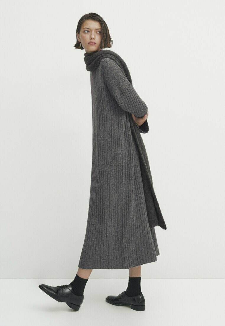 

Шарф С ДЕТАЛЯМИ Massimo Dutti, серый
